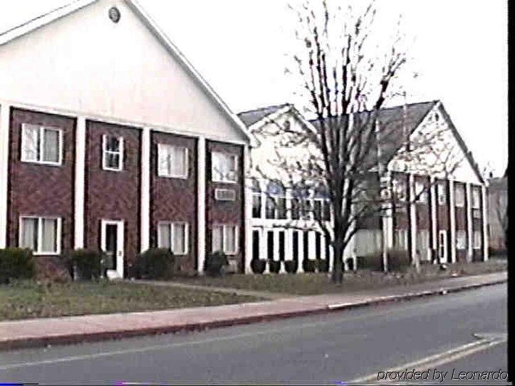 Regency Inn & Suites West Springfield Exterior foto