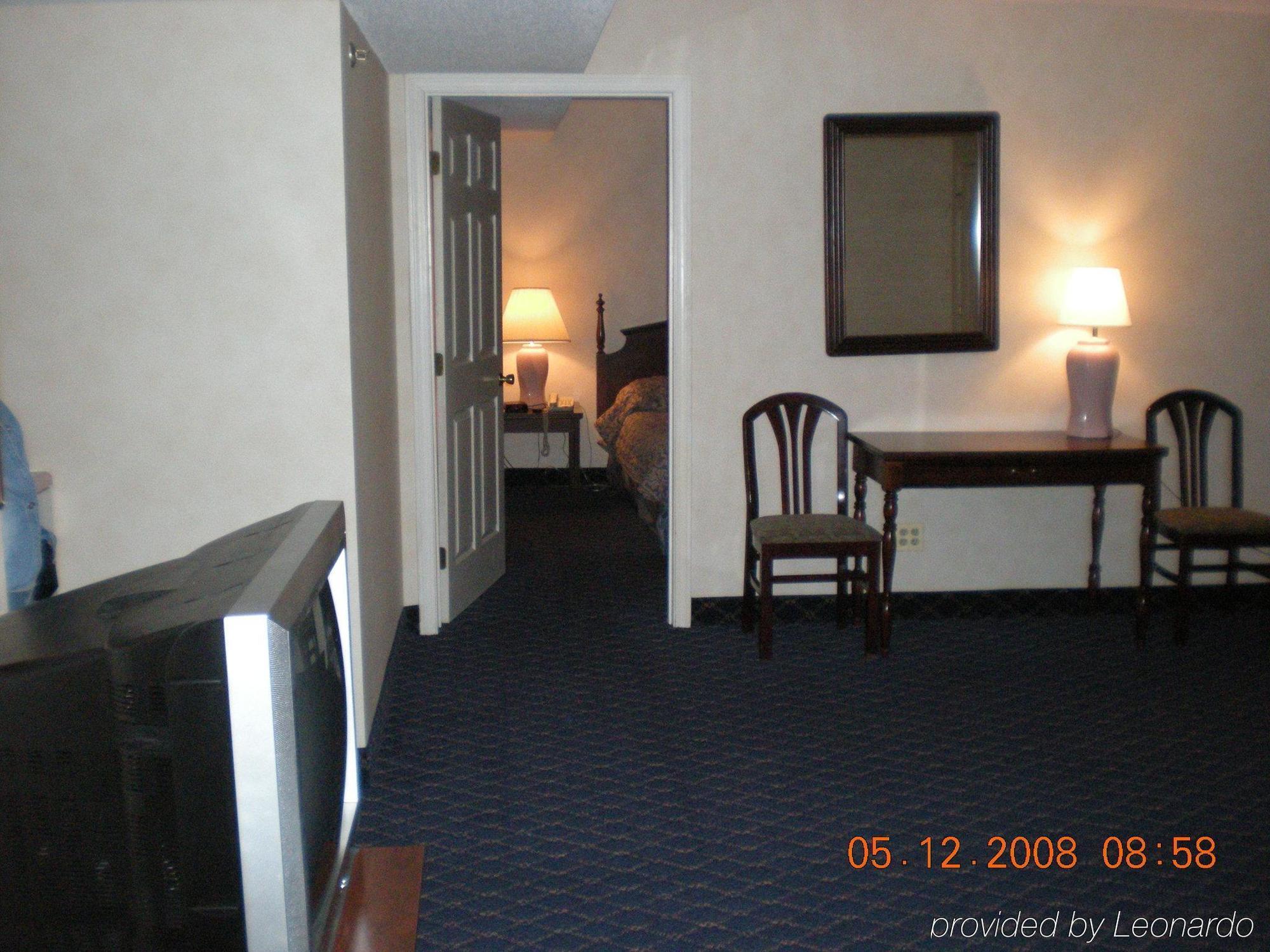 Regency Inn & Suites West Springfield Zimmer foto
