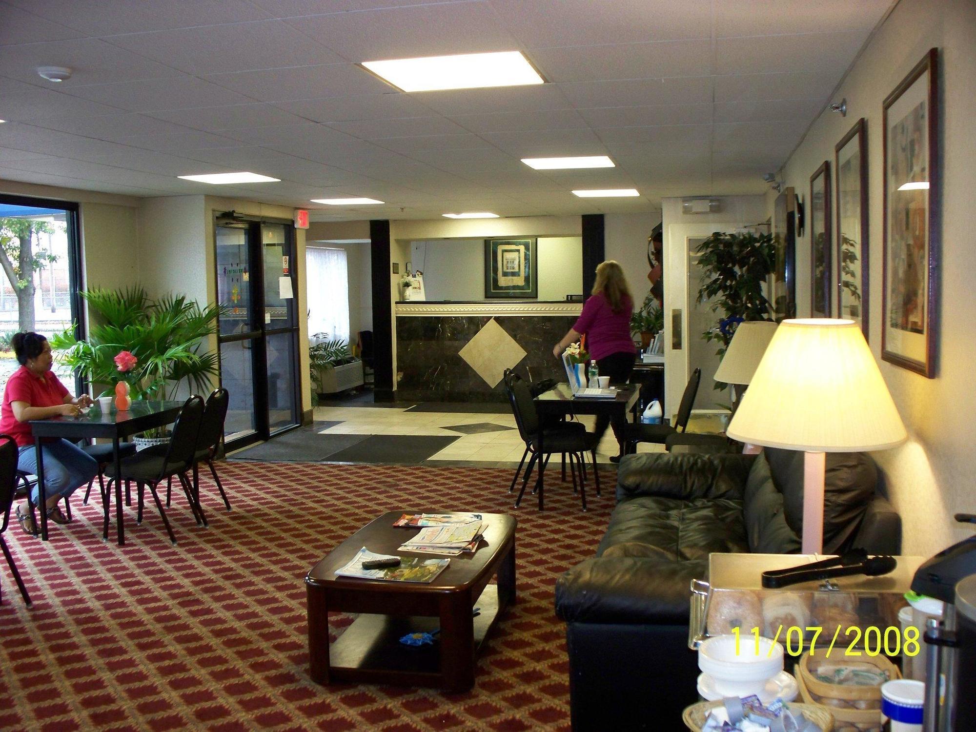 Regency Inn & Suites West Springfield Exterior foto
