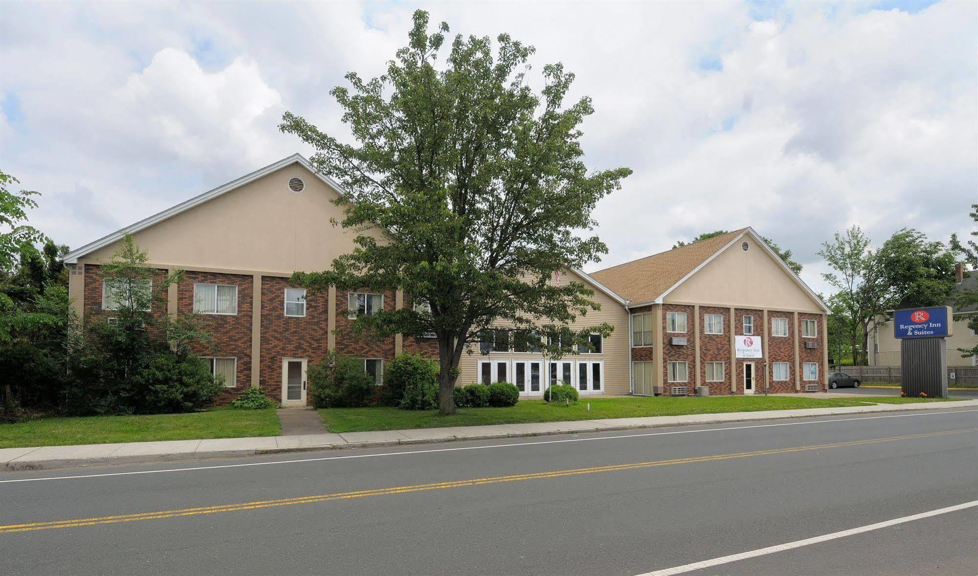 Regency Inn & Suites West Springfield Exterior foto